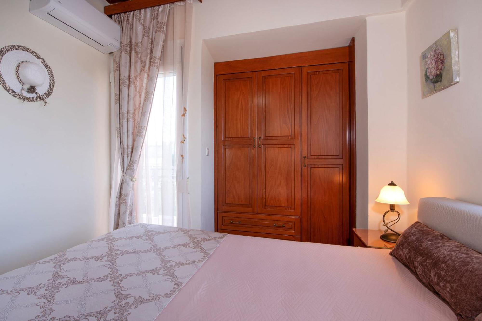 Apartmán Socrate's Apartment's With Share Pool Kamisianá