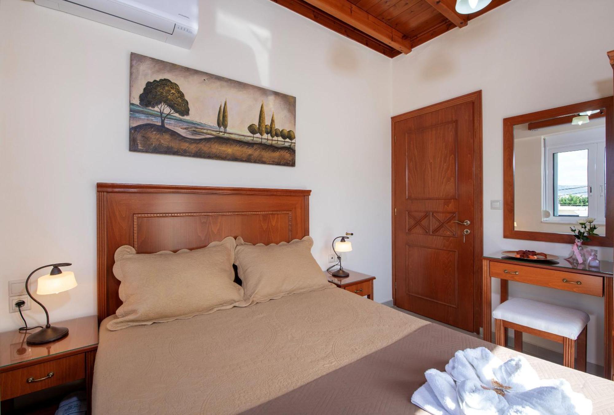 Socrate's Apartment's With Share Pool Kamisianá