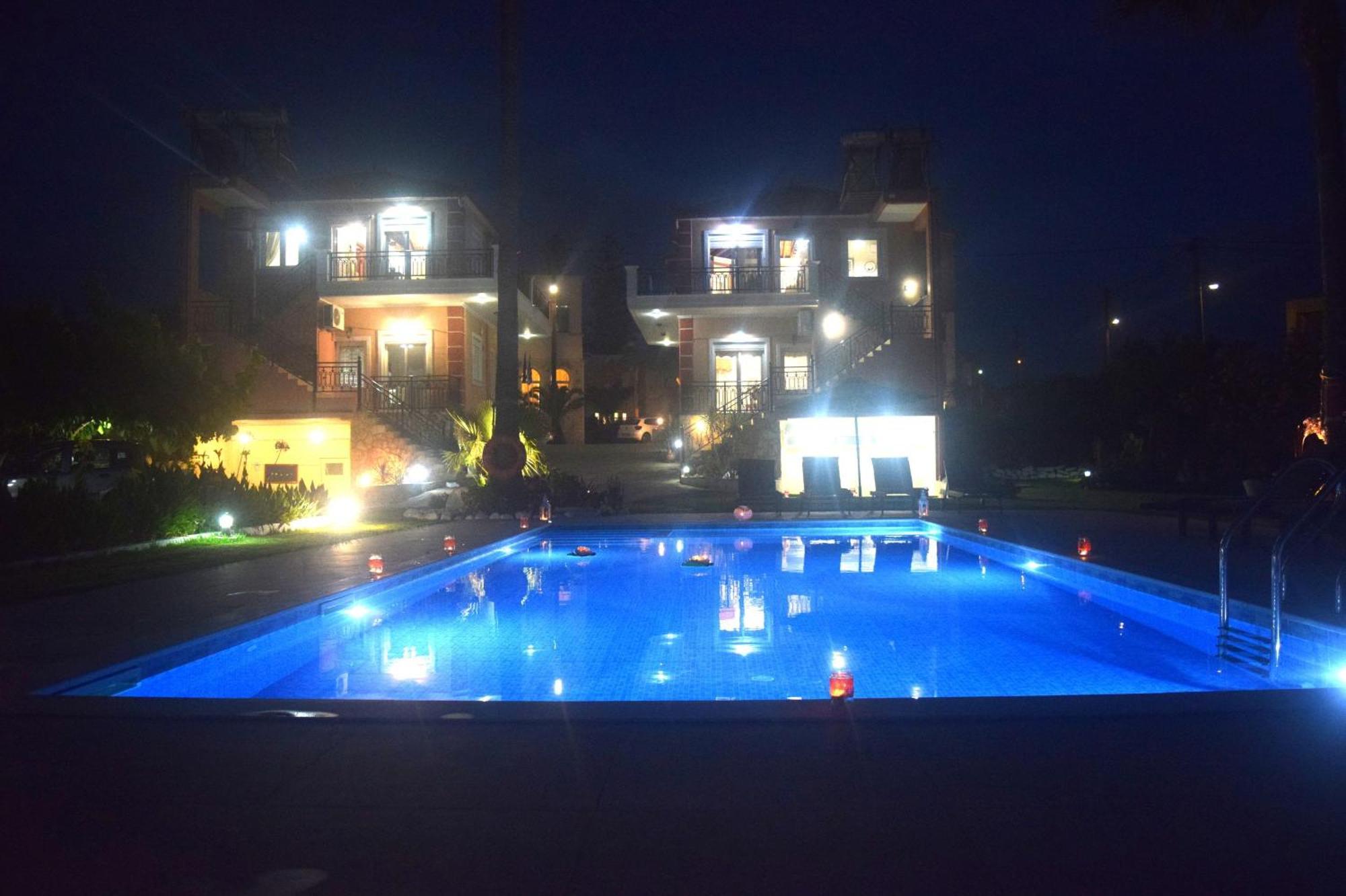 Socrate's Apartment's With Share Pool Апартаменты Камисиана
