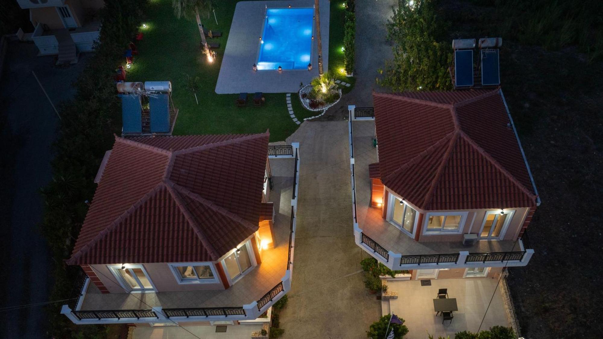 Socrate's Apartment's With Share Pool Апартаменты *
