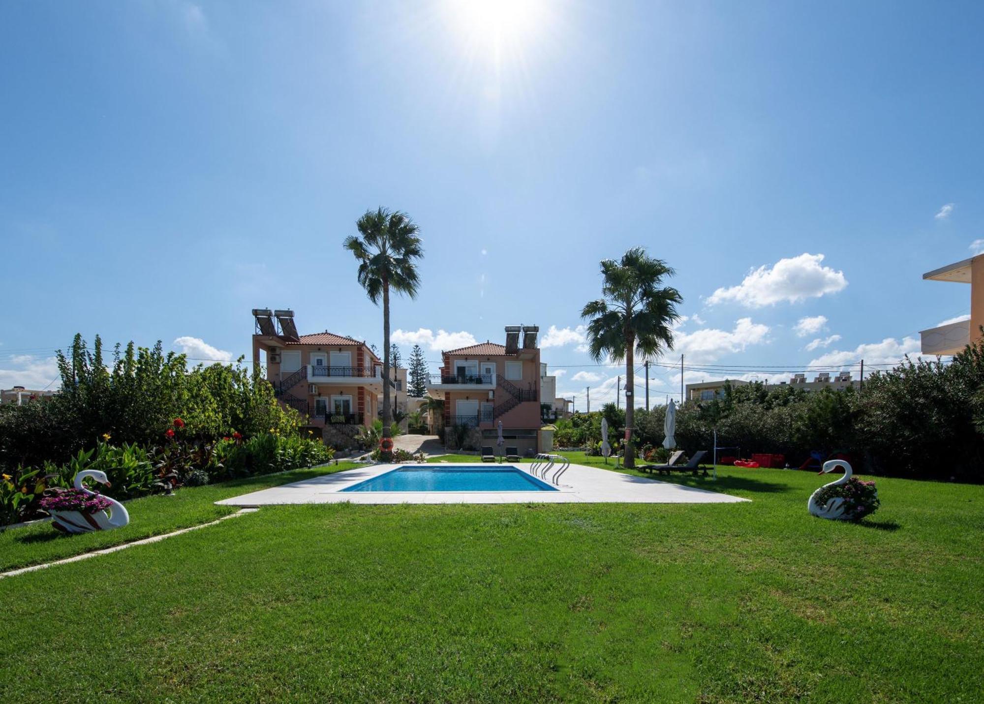 Apartmán Socrate's Apartment's With Share Pool Kamisianá