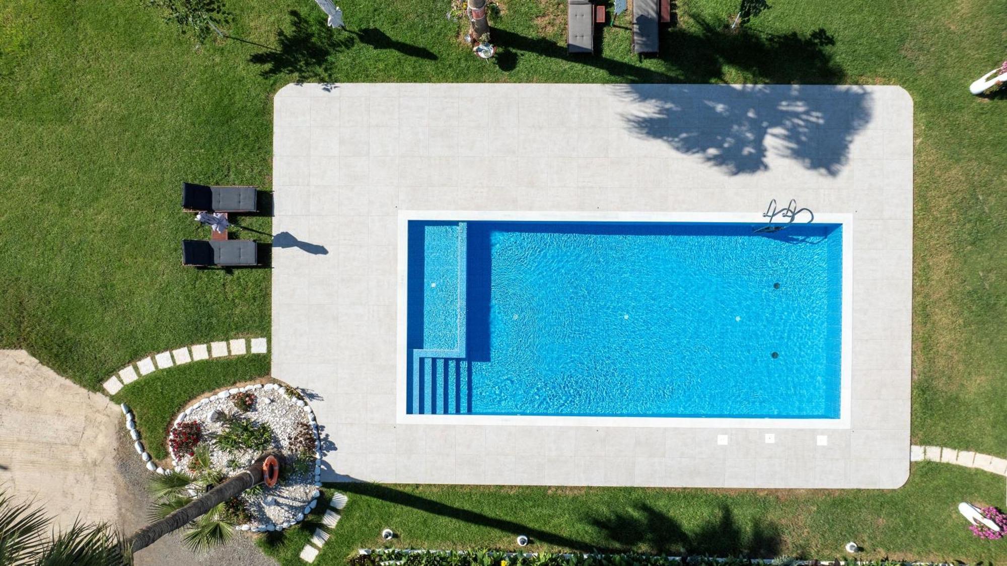 Appartement Socrate's Apartment's With Share Pool Kamisianá