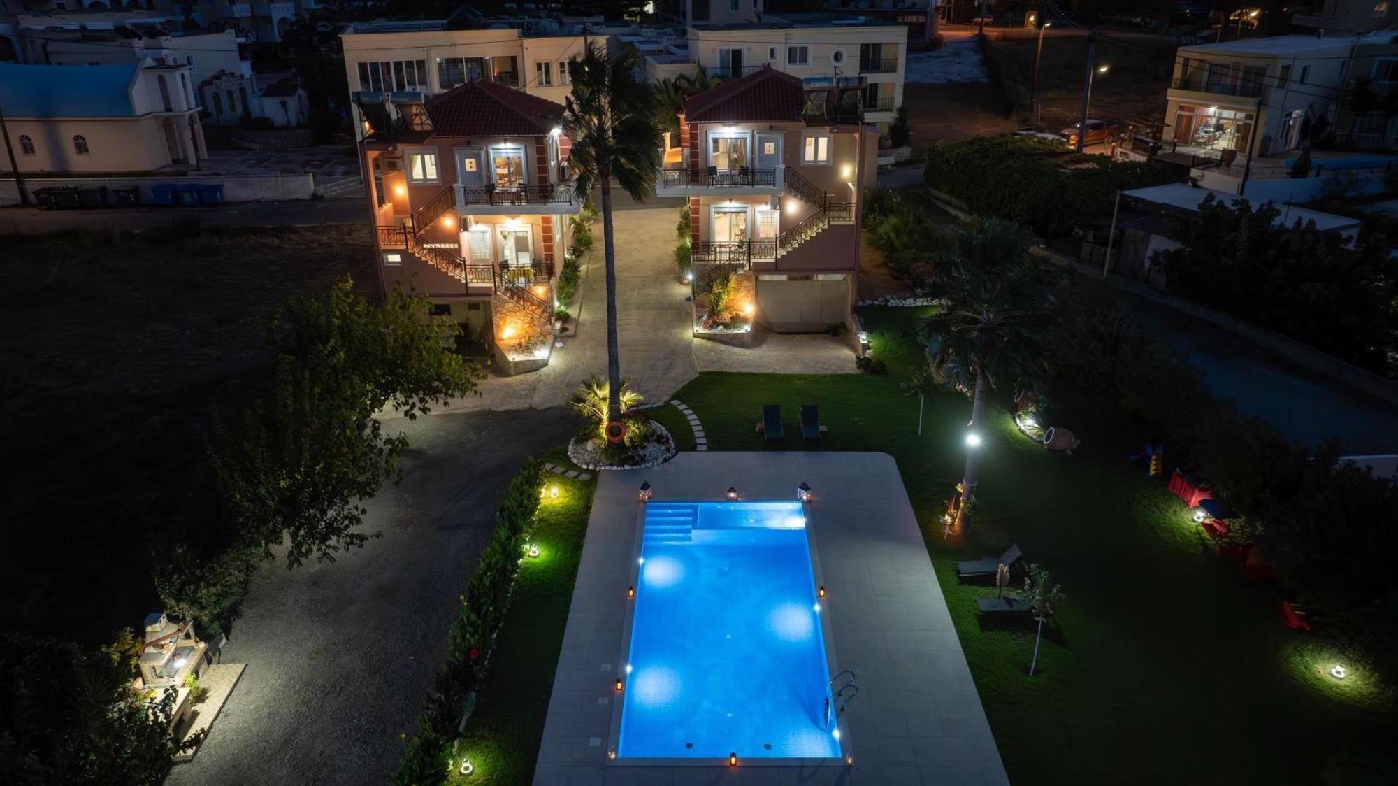 Socrate's Apartment's With Share Pool Appartement