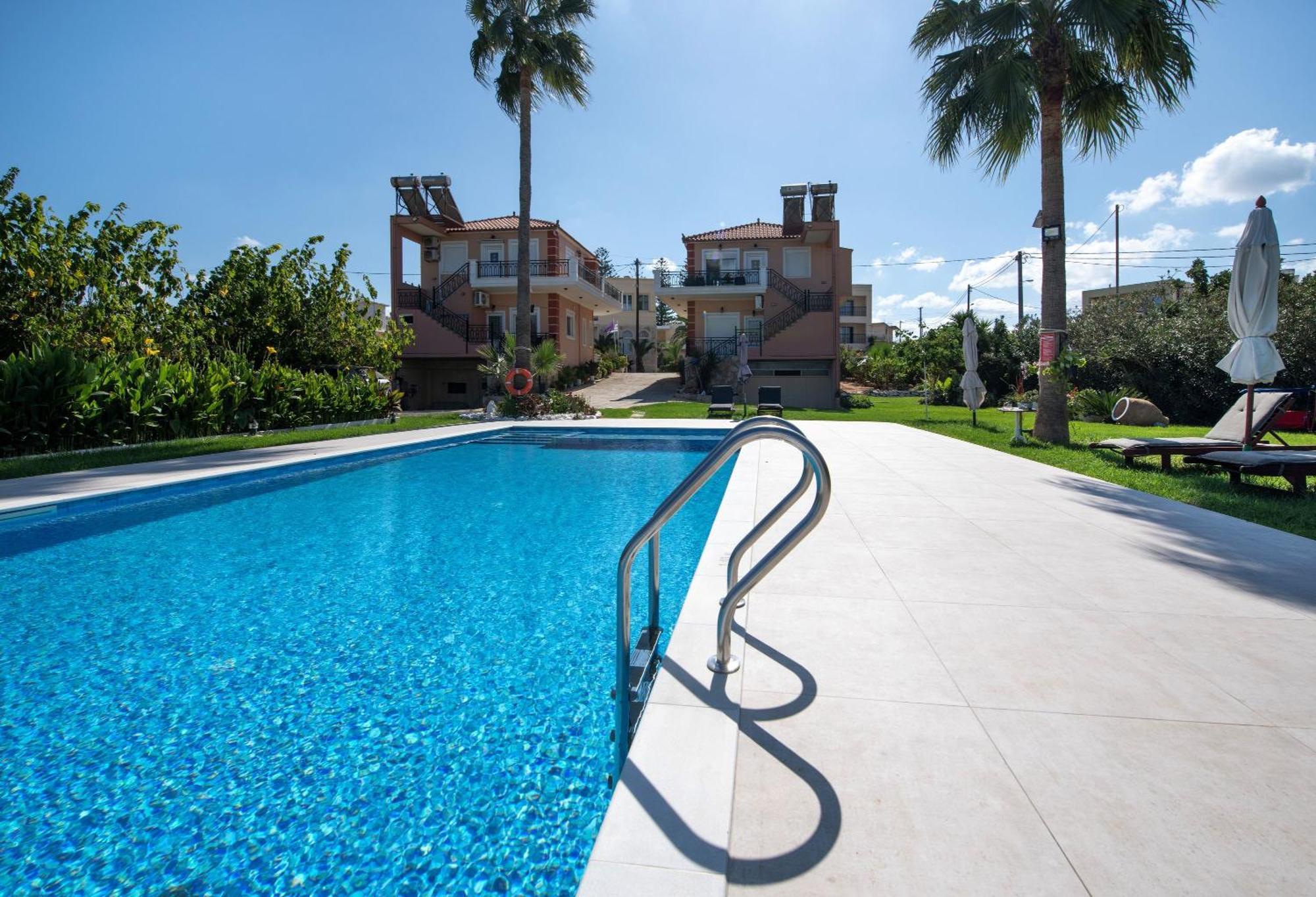 Socrate's Apartment's With Share Pool Appartement