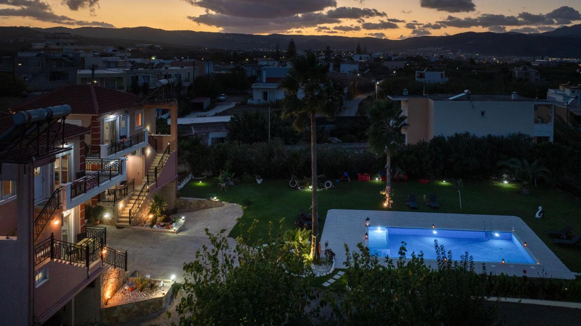 Socrate's Apartment's With Share Pool Appartement *